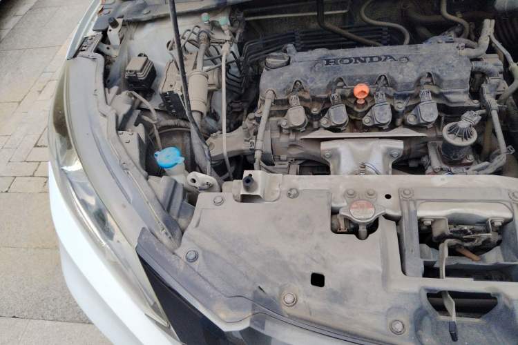 Used Honda Vezel 2015 1.8L CVT 2WD Luxury Model Engine Bay Right