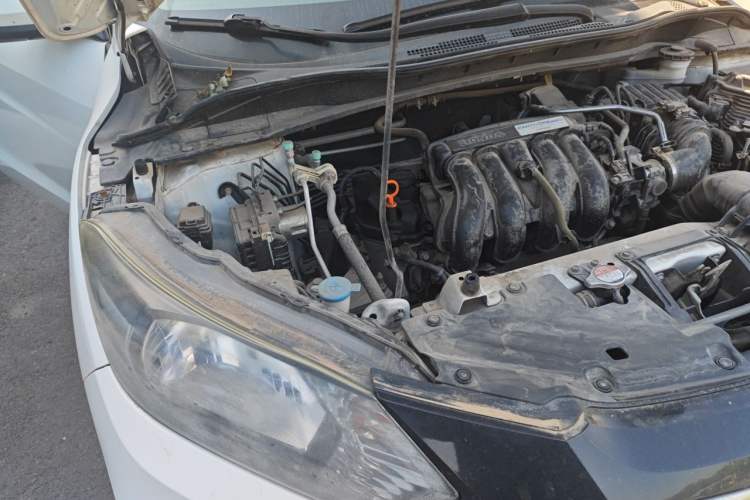 Used Honda Vezel 2015 1.5L CVT two-wheel drive Comfort trim Engine Bay Right