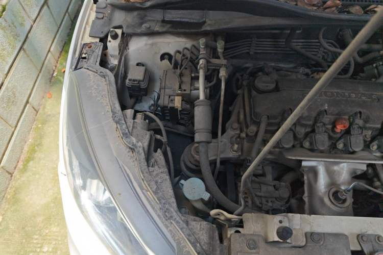 Used Honda Vezel 2015 1.8L CVT 2WD Luxury Model Engine Bay Right