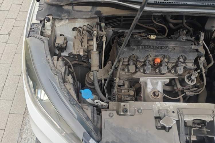 Used Honda Vezel 2015 1.8L CVT 2WD Luxury Model Engine Bay Right