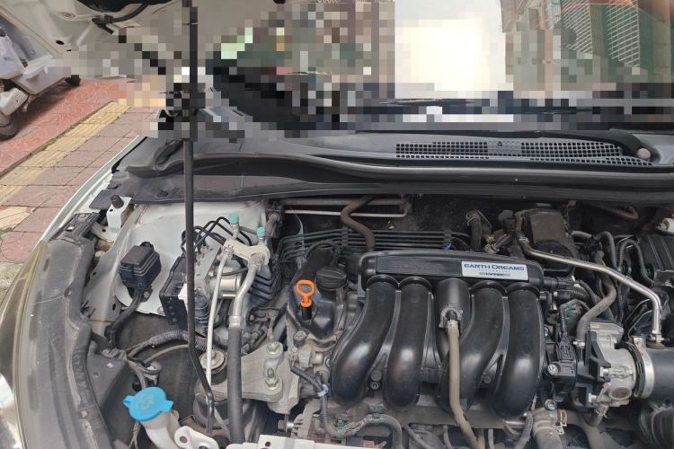 Used Honda Vezel 2015 1.5L CVT two-wheel drive Comfort trim Engine Bay Right