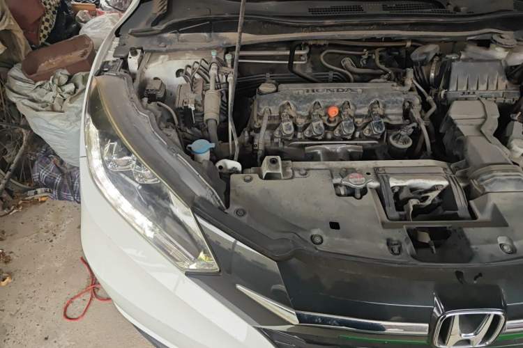 Used Honda Vezel 2015 1.8L CVT 2WD Luxury Model Engine Bay Right