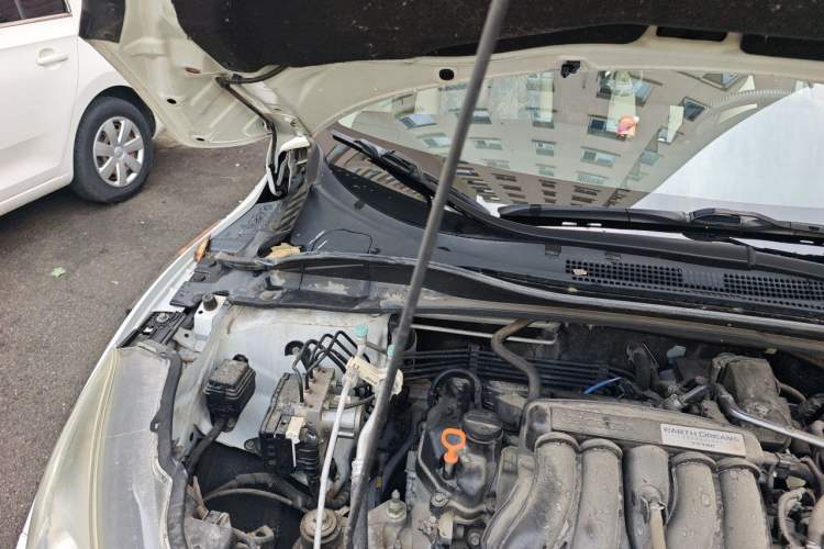 Used Honda Vezel 2015 1.5L CVT two-wheel drive Comfort trim Engine Bay Right