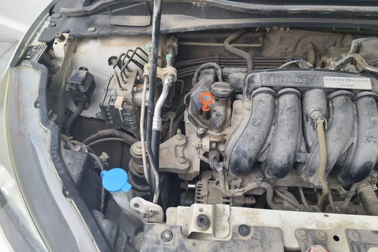 Used Honda Vezel 2015 1.5L CVT two-wheel drive Comfort trim Engine Bay Right