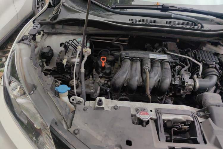 Used Honda Vezel 2015 1.5L CVT two-wheel drive Comfort trim Engine Bay Right