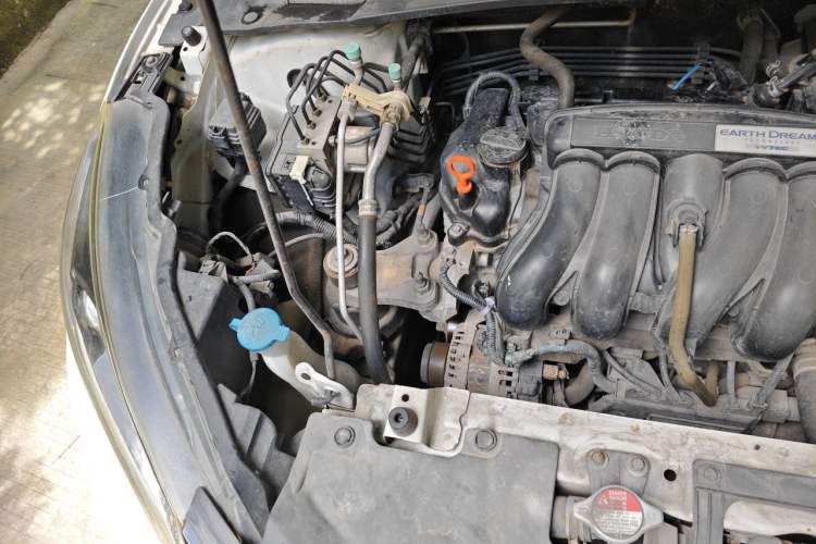 Used Honda Vezel 2015 1.5L CVT two-wheel drive Comfort trim Engine Bay Right