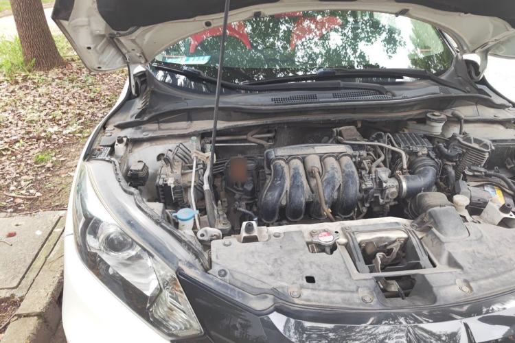 Used Honda Vezel 2015 1.5L CVT two-wheel drive Comfort trim Engine Bay Right