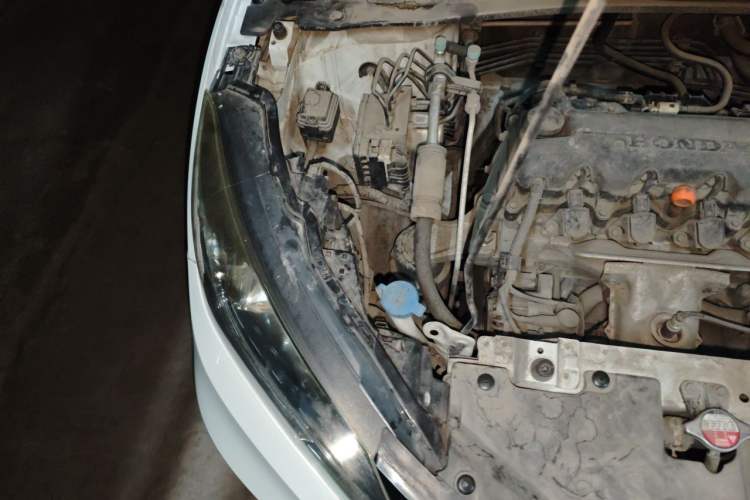 Used Honda Vezel 2015 1.8L CVT 2WD Luxury Model Engine Bay Right
