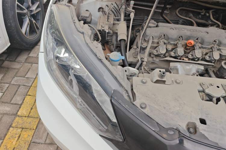 Used Honda Vezel 2015 1.8L CVT 2WD Luxury Model Engine Bay Right