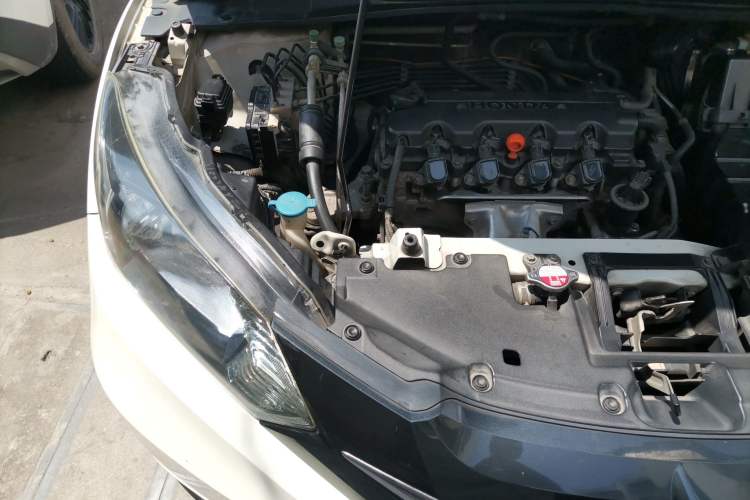 Used Honda Vezel 2015 1.8L CVT 2WD Elite Model Engine Bay Right