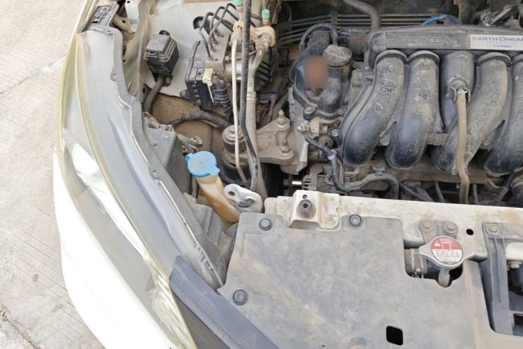 Used Honda Vezel 2015 1.5L CVT two-wheel drive Comfort trim Engine Bay Right