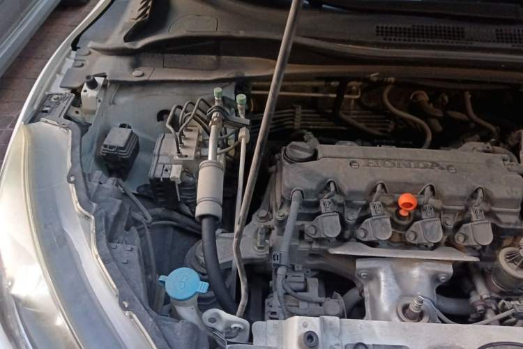 Used Honda Vezel 2015 1.8L CVT 2WD Luxury Model Engine Bay Right