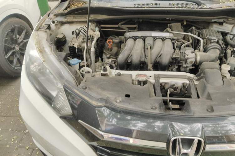 Used Honda Vezel 2015 1.5L CVT two-wheel drive Comfort trim Engine Bay Right