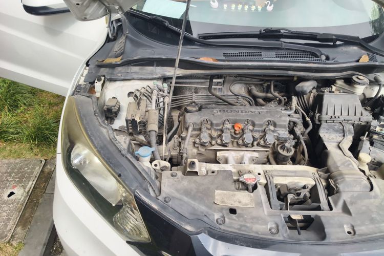 Used Honda Vezel 2015 1.8L CVT 2WD Elite Model Engine Bay Right