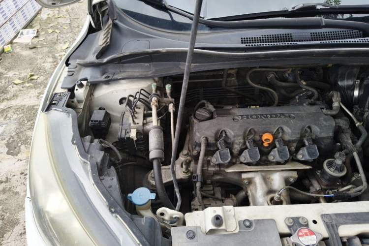 Used Honda Vezel 2015 1.8L CVT 2WD Luxury Model Engine Bay Right