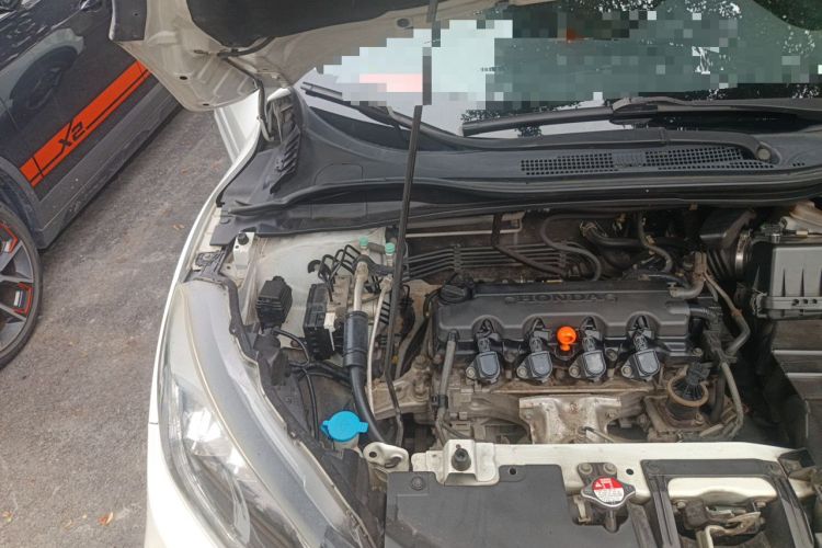 Used Honda Vezel 2015 1.8L CVT 2WD Luxury Model Engine Bay Right