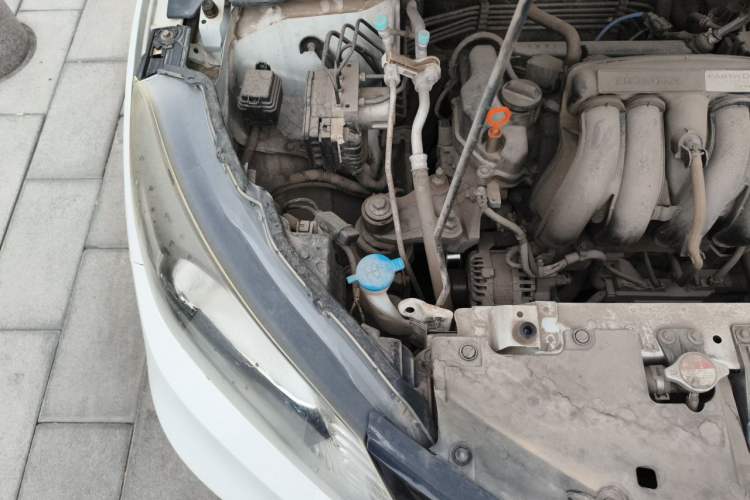 Used Honda Vezel 2015 1.5L CVT two-wheel drive Comfort trim Engine Bay Right
