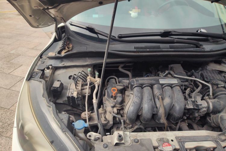 Used Honda Vezel 2015 1.5L CVT two-wheel drive Comfort trim Engine Bay Right