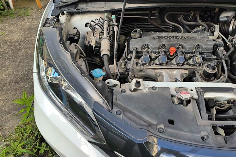Used Honda Vezel 2015 1.8L CVT 2WD Luxury Model Engine Bay Right