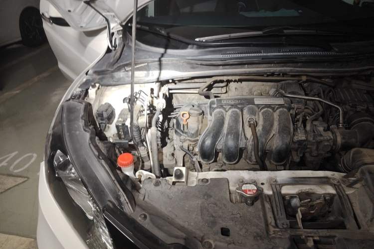 Used Honda Vezel 2015 1.5L CVT two-wheel drive Comfort trim Engine Bay Right