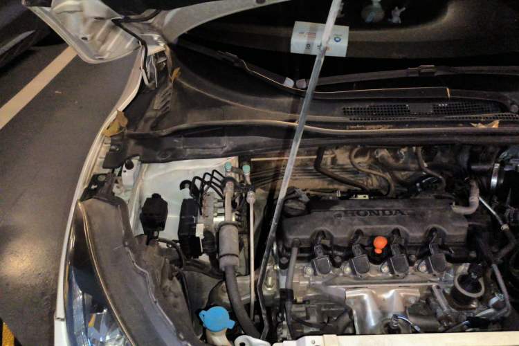 Used Honda Vezel 2015 1.8L CVT 2WD Luxury Model Engine Bay Right