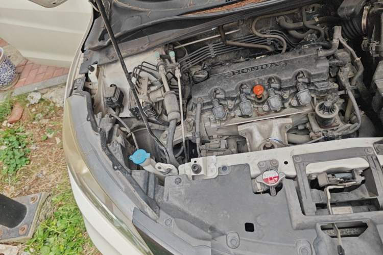Used Honda Vezel 2015 1.8L CVT 2WD Luxury Model Engine Bay Right