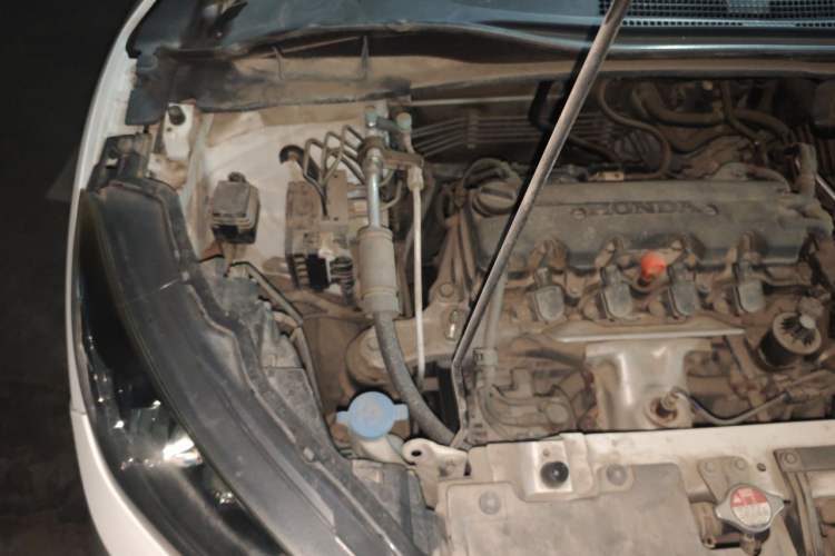Used Honda Vezel 2015 1.8L CVT 2WD Luxury Model Engine Bay Right