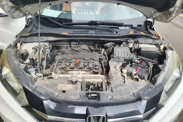 Used Honda Vezel 2015 1.8L CVT 2WD Elite Model Engine Bay