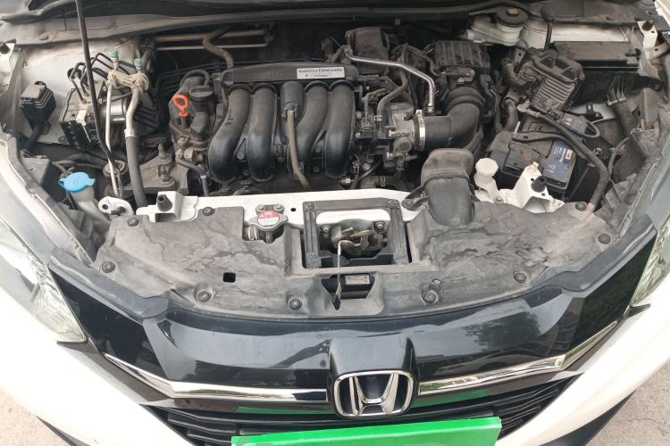Used Honda Vezel 2015 1.5L CVT two-wheel drive Comfort trim Engine Bay