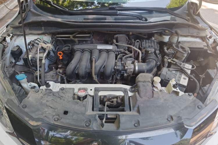 Used Honda Vezel 2015 1.5L CVT two-wheel drive Comfort trim Engine Bay