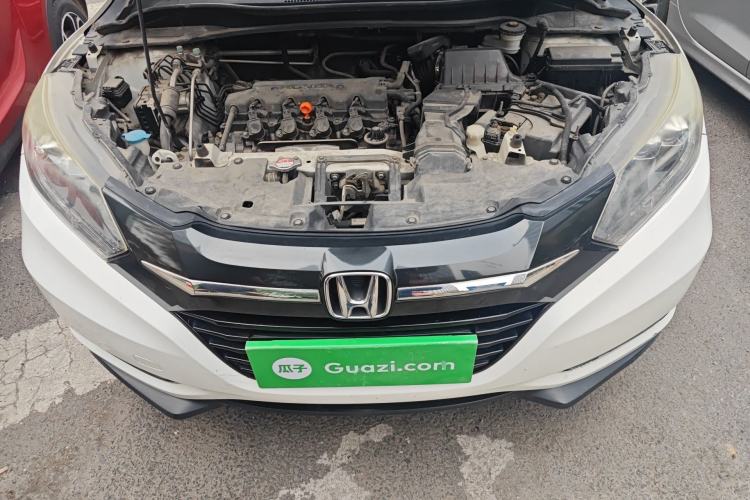 Used Honda Vezel 2015 1.8L CVT 2WD Luxury Model Engine Bay