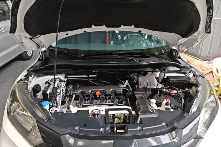 Used Honda Vezel 2015 1.8L CVT 2WD Elite Model Engine Bay