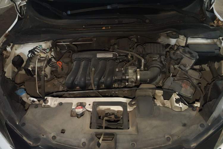 Used Honda Vezel 2015 1.5L CVT two-wheel drive Comfort trim Engine Bay