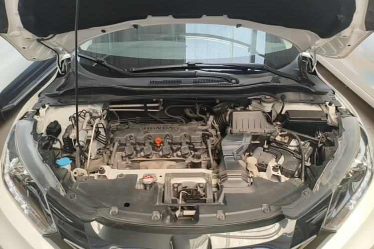 Used Honda Vezel 2015 1.8L CVT 2WD Luxury Model Engine Bay
