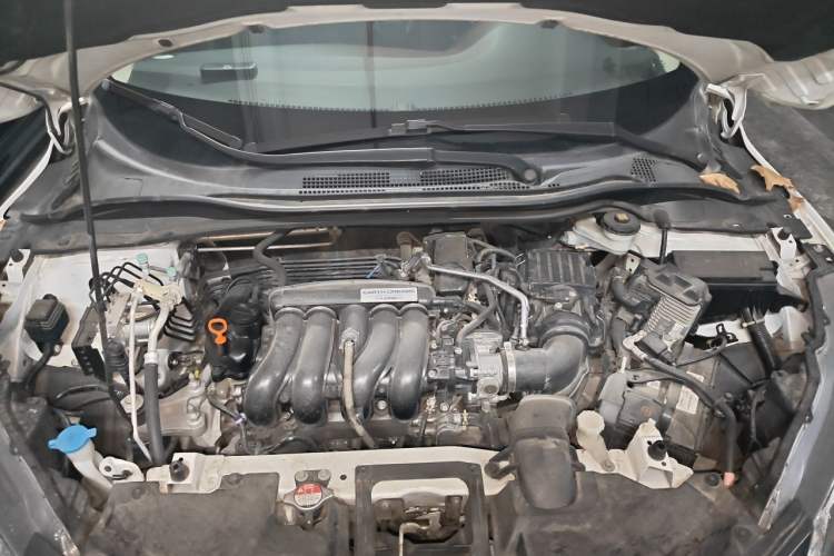 Used Honda Vezel 2015 1.5L CVT two-wheel drive Comfort trim Engine Bay