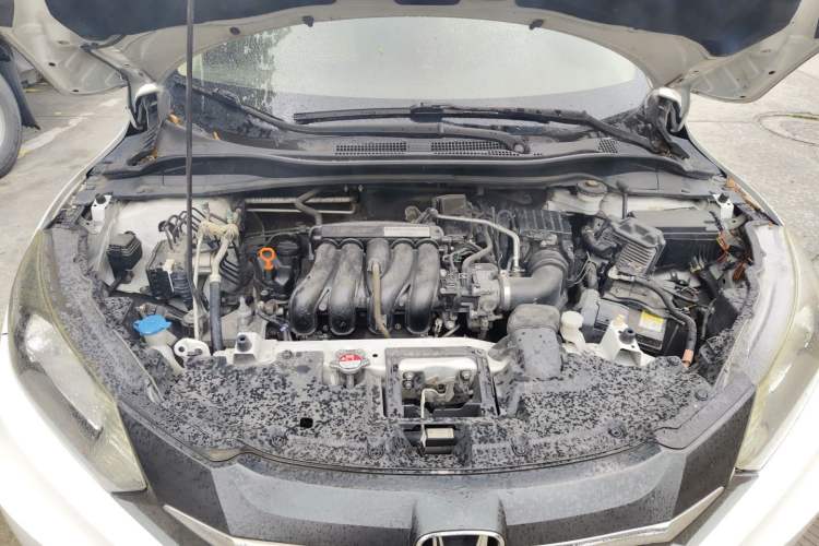 Used Honda Vezel 2015 1.5L CVT two-wheel drive Comfort trim Engine Bay