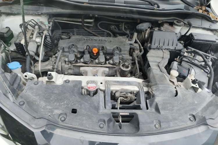 Used Honda Vezel 2015 1.8L CVT 2WD Luxury Model Engine Bay