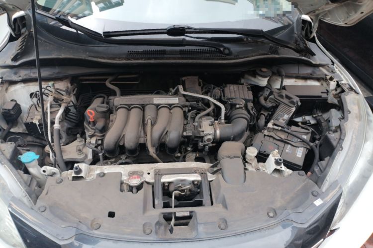 Used Honda Vezel 2015 1.5L CVT two-wheel drive Comfort trim Engine Bay