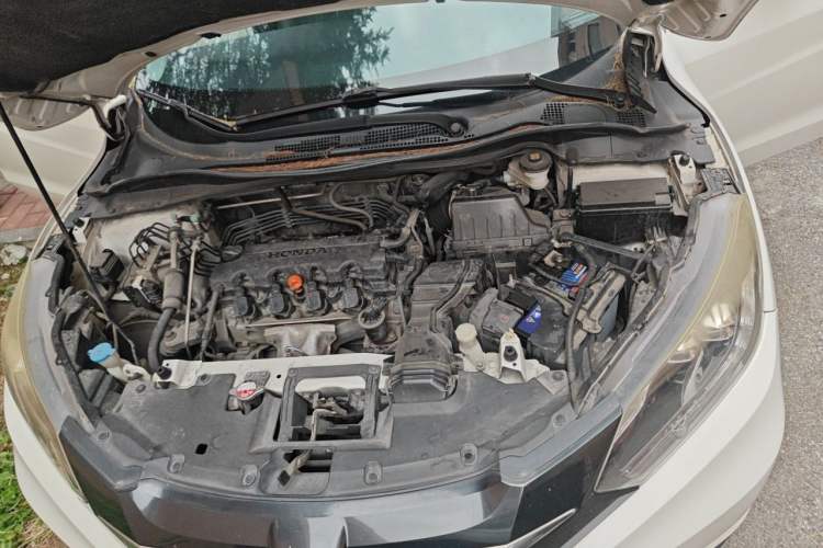 Used Honda Vezel 2015 1.8L CVT 2WD Luxury Model Engine Bay