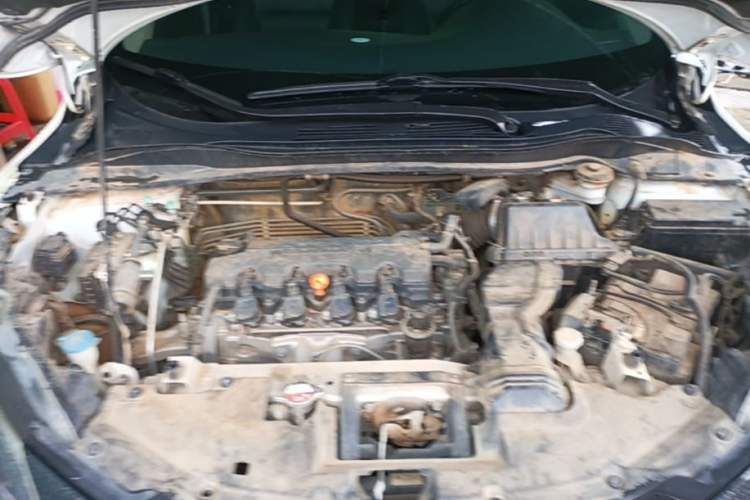 Used Honda Vezel 2015 1.8L CVT 2WD Luxury Model Engine Bay