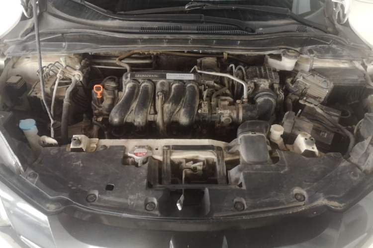 Used Honda Vezel 2015 1.5L CVT two-wheel drive Comfort trim Engine Bay