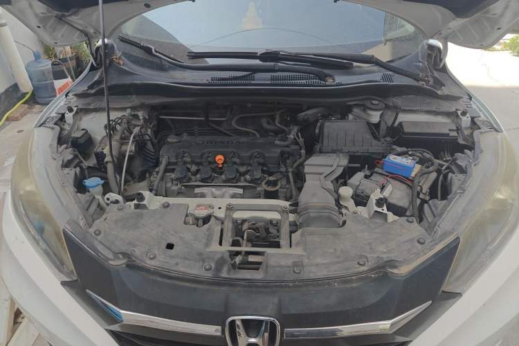 Used Honda Vezel 2015 1.8L CVT 2WD Luxury Model Engine Bay