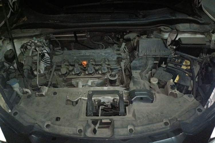 Used Honda Vezel 2015 1.8L CVT 2WD Luxury Model Engine Bay