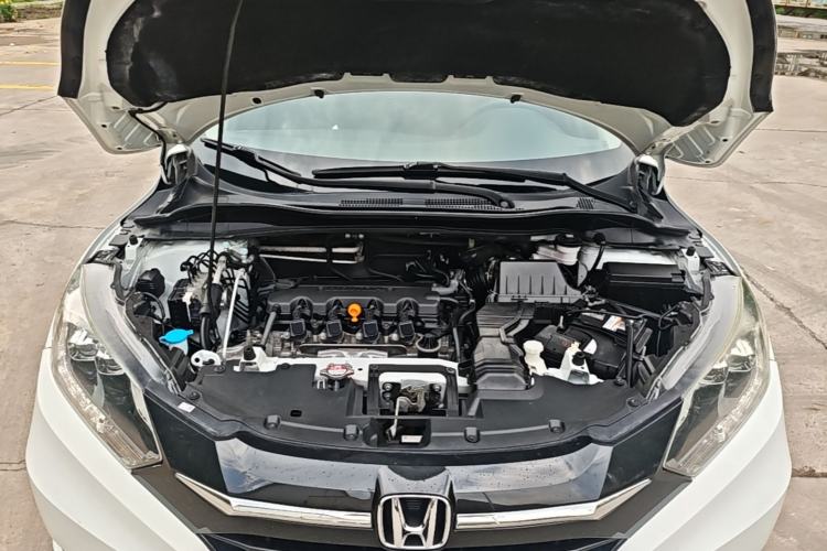 Used Honda Vezel 2015 1.8L CVT 2WD Luxury Model Engine Bay