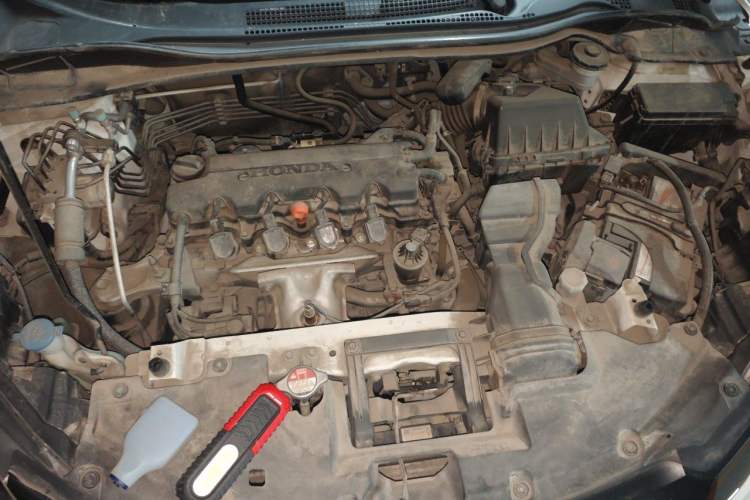 Used Honda Vezel 2015 1.8L CVT 2WD Luxury Model Engine Bay