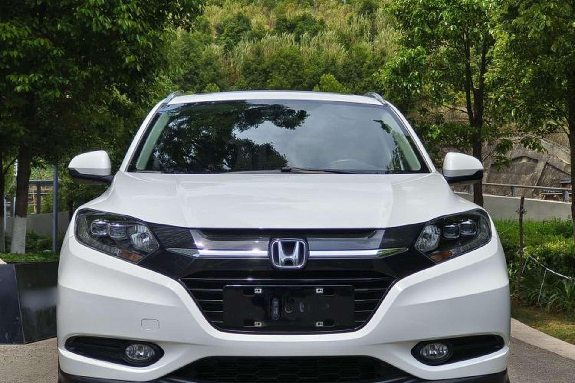 Used Honda Vezel 2015 1.8L CVT 2WD Luxury Model Exterior 2