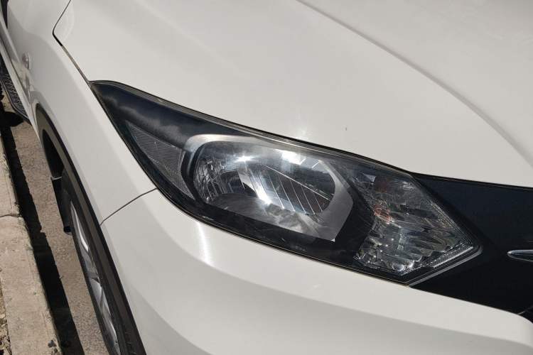 Used Honda Vezel 2015 1.5L CVT two-wheel drive Comfort trim Exterior 3