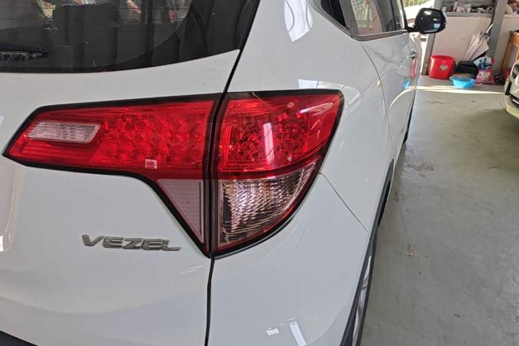 Used Honda Vezel 2015 1.5L CVT two-wheel drive Comfort trim Exterior 3