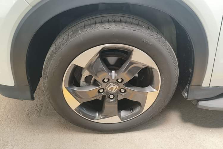 Used Honda Vezel 2015 1.8L CVT 2WD Luxury Model Exterior 4