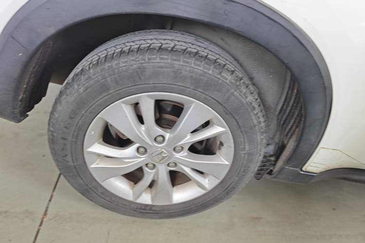 Used Honda Vezel 2015 1.5L CVT two-wheel drive Comfort trim Exterior 5